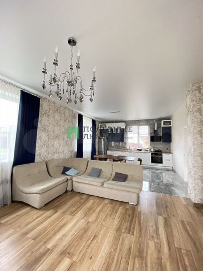 Коттедж 180 м² на участке 10 сот.