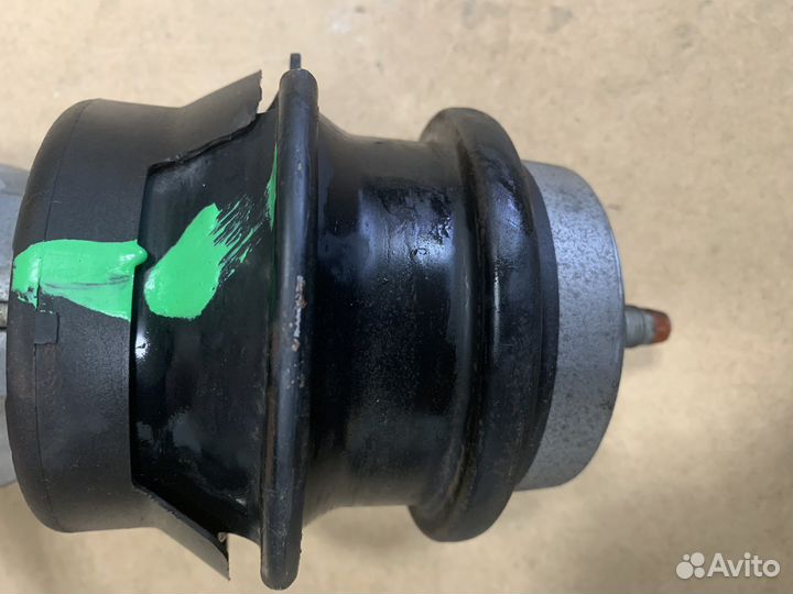 Подушка двигателя Infiniti