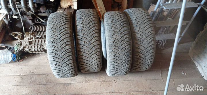 Michelin X-Ice North 4 205/55 R16