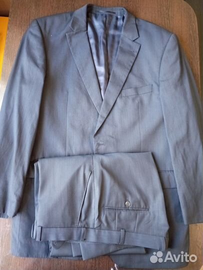 Продам костюм