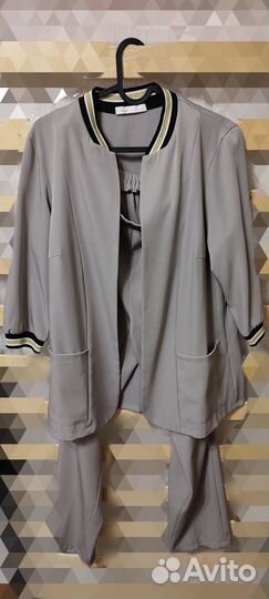 Брючный костюм женский