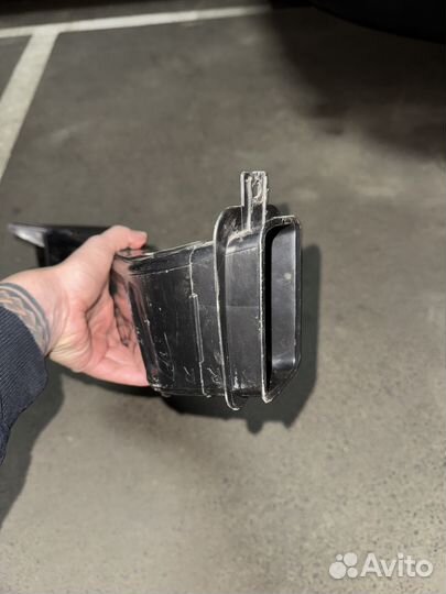 Воздуховод тормозного диска правый 51748060266 bmw