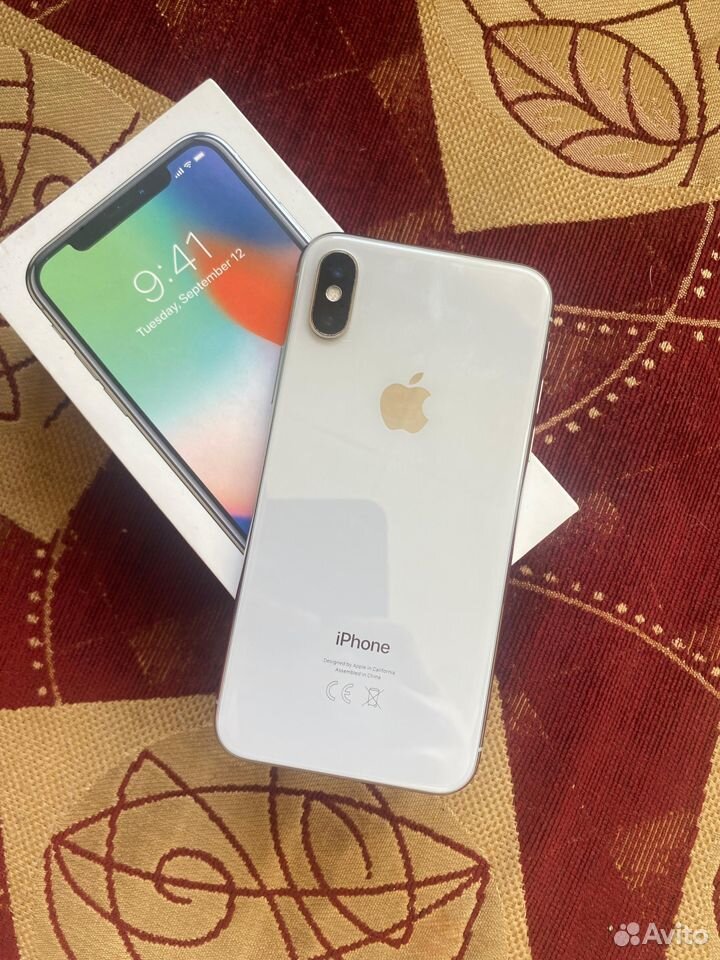 iPhone X, 64 ГБ