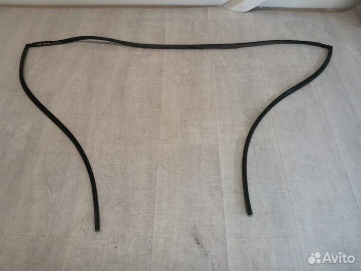 Уплотнитель стекла передний Geely Emgrand Ec7 1.5