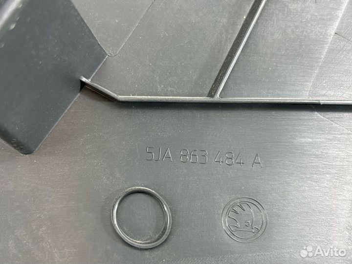 Накладка порога правая Skoda Rapid 6N czca 2018