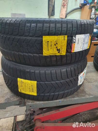 Pirelli Sottozero Winter 240 245/40 R20 99W