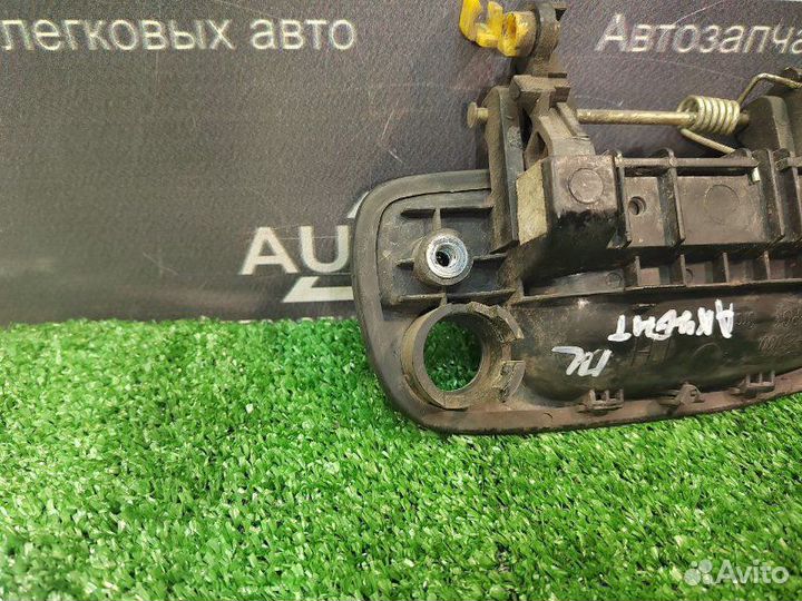 Ручка двери передняя левая Hyundai Accent седан