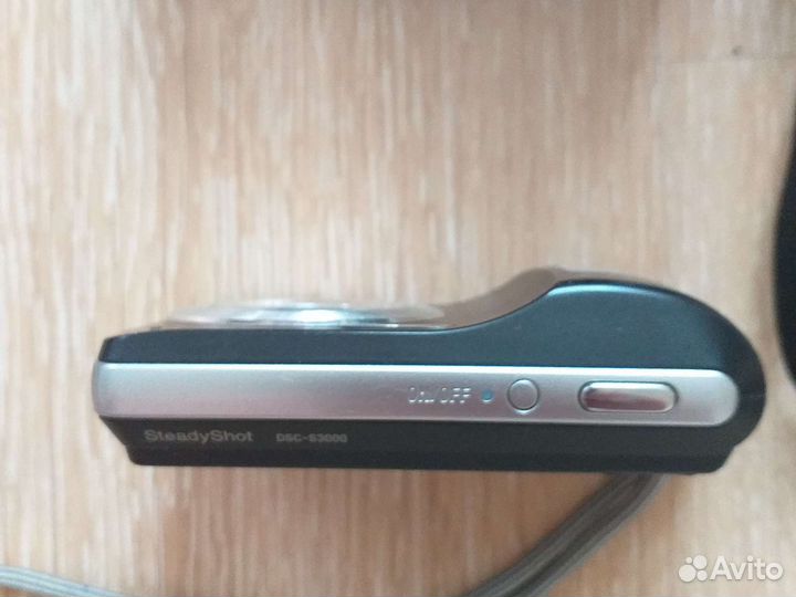 Компактный фотоаппарат Sony lens. DSC-S3000