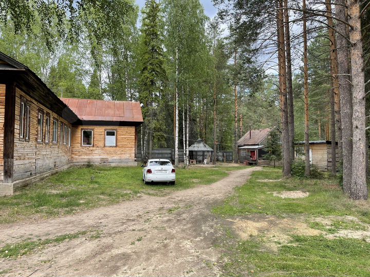 Дом 320 м² на участке 2 га