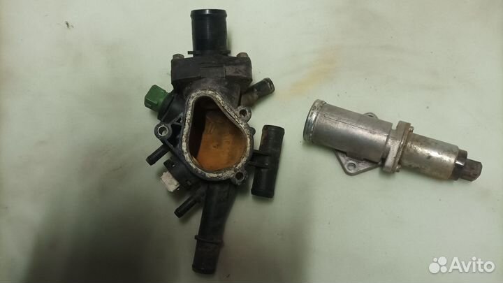 Корпус термостата f3r и клапан холостого хода