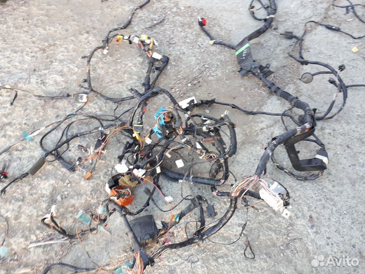 Mazda 3 BK - проводка салона