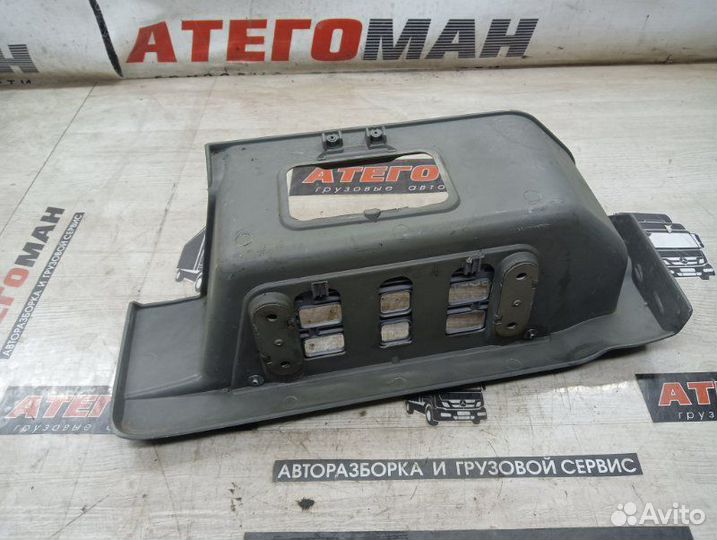 Подножка левая Mercedes-Benz