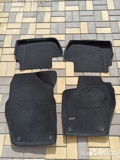 Комплект ковриков на авто