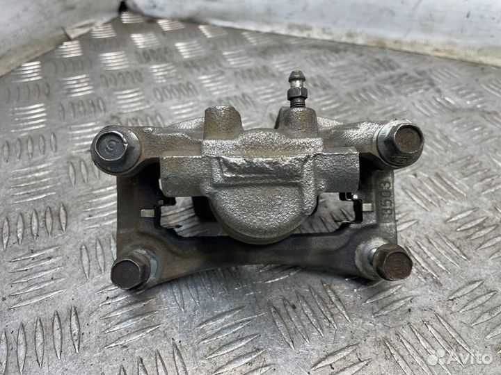 Суппорт тормозной задний левый Mitsubishi Asx 4B10