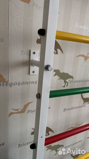 Шведская стенка с турником и качелей