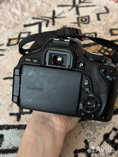 Зеркальный фотоаппарат canon 600D