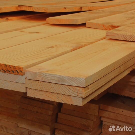 Доски лиственницы 40x170 мм, обработаны для защиты
