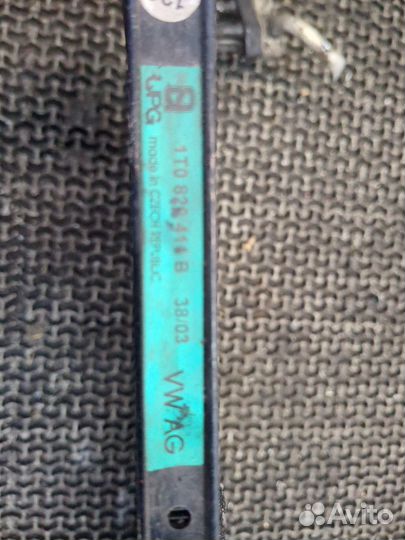 Радиатор кондиционера Volkswagen Touran, 2003