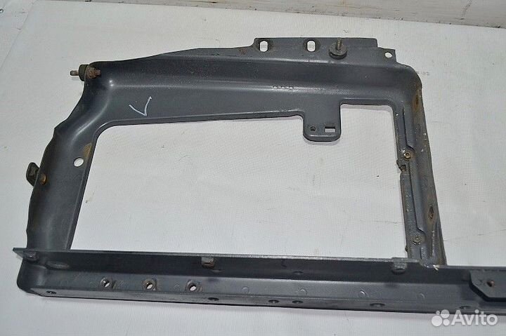 Кронштейн крепления фары, правой renault trucks Ma