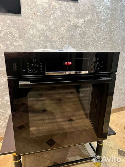 Духовой шкаф Bosch serie 6