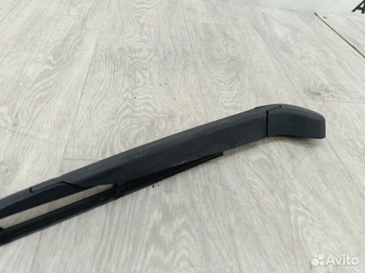 Поводок щетки стеклоочистителя задний Ford Focus