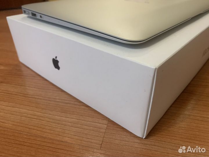 MacBook Air 11 2015 Поллный комплект Акб 94%