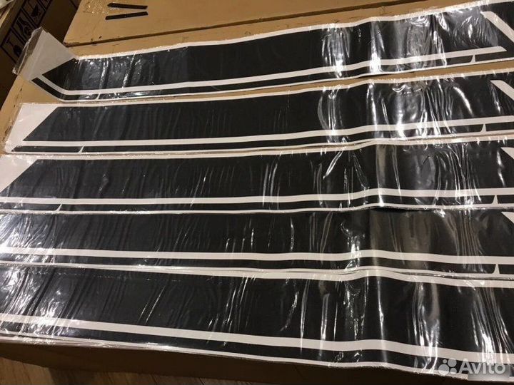 Наклейки боковые AMG 6.3 на Mercedes Edition W463