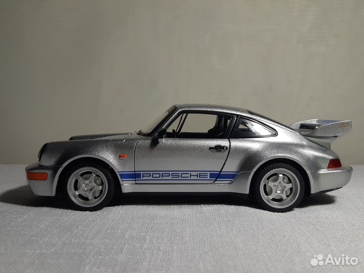 Модель Porsche 911 (964) Carrera RS (масштаб 1:24)