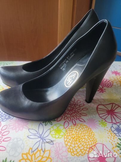 Туфли женские на высоком каблуке