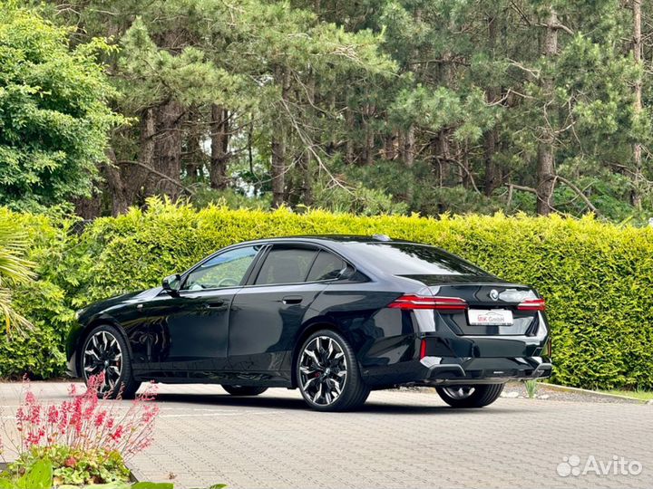 BMW 5 серия 2.0 AT, 2023, 100 км