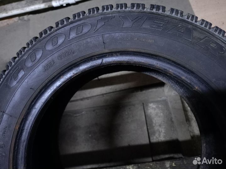 Goodyear UltraGrip 500 175/65 R14