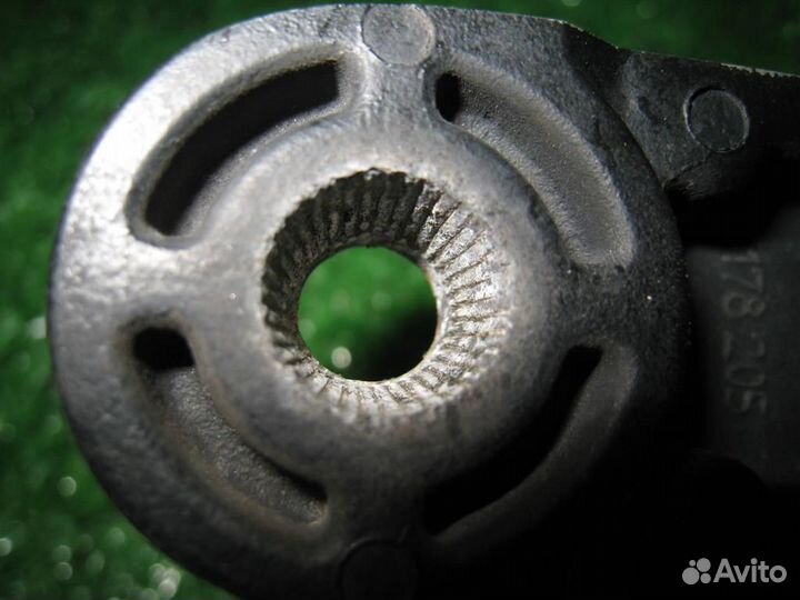 Поводок стеклоочистителя левый volkswagen Tiguan