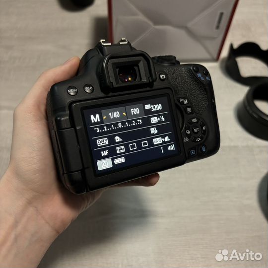 Canon EOS 750D body