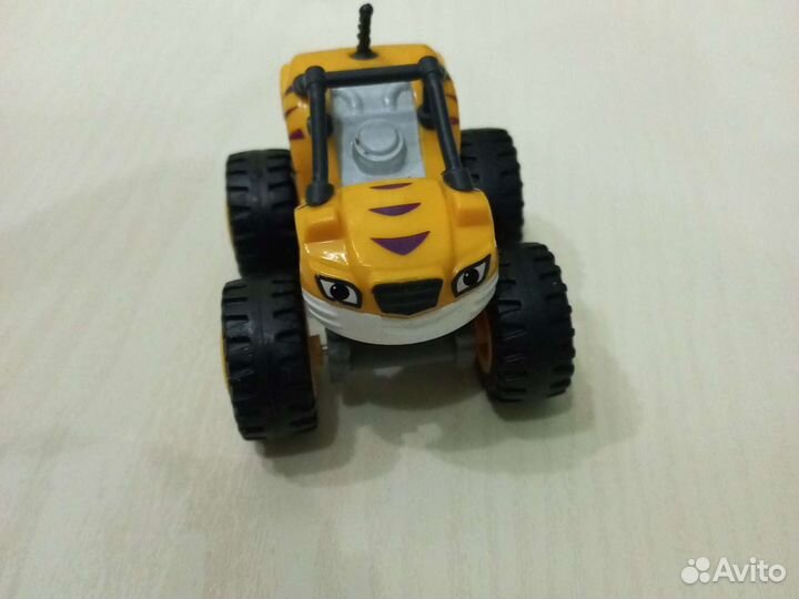 Гиперпетля Вспыша и чудо машинок