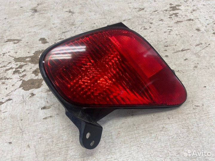 Фонарь противотуманный задний левый Mitsubishi