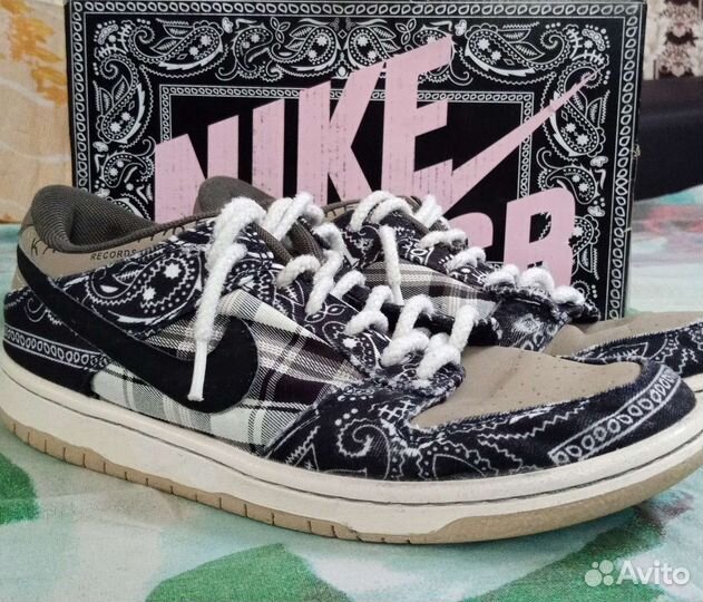 Nike SB Dunk LOW Travis Scott