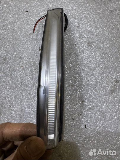 Повторитель в зеркало заднего вида левый Kia