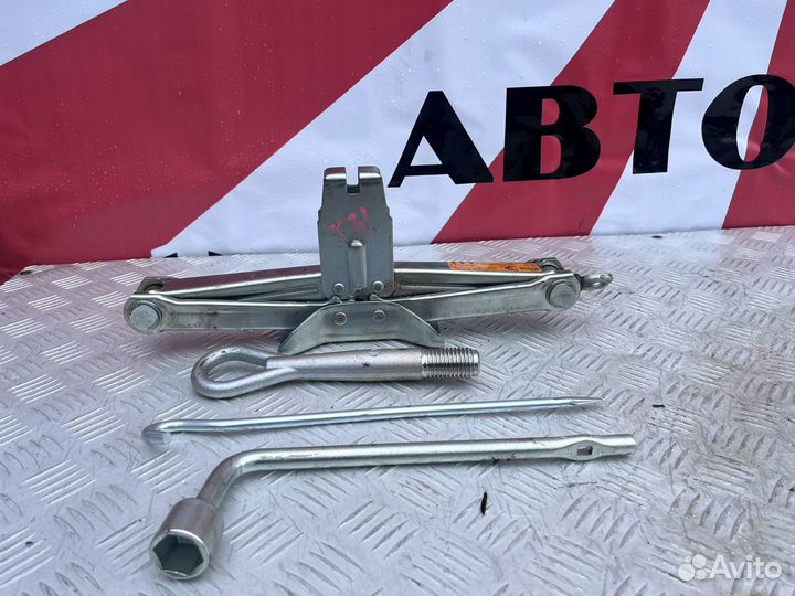 Домкрат штатный Nissan X-Trail T31