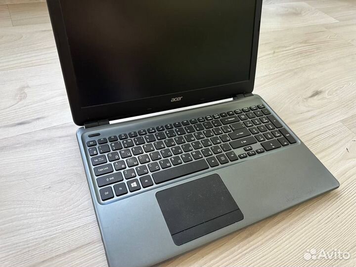 Ноутбук Acer E1