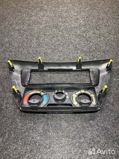 Накладка в салоне Mitsubishi Lancer 9 4G18 2006