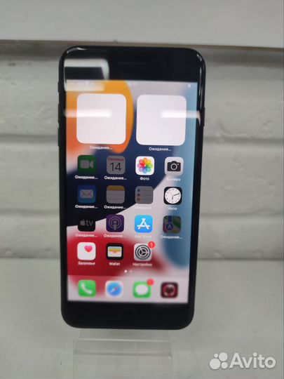 Мобильный телефон Apple iPhone 7 Plus 3/32 GB