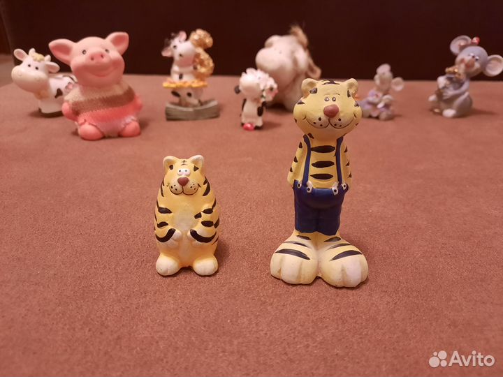 Статуэтки, фигурки (много, разное)