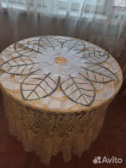 Круглые скатерти из французского сундука