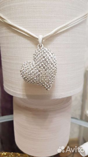 Кулон со стразами