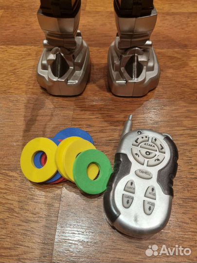 Робот на пульте управления