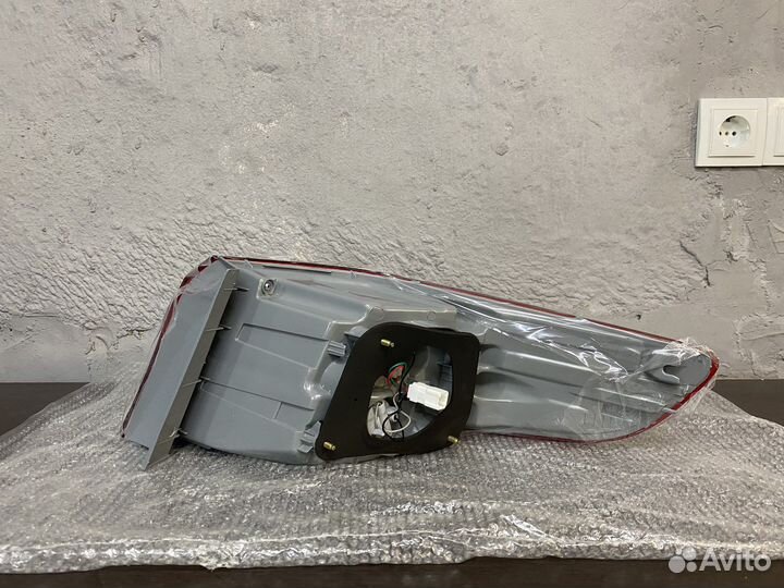 Kia Rio 3 задний левый фонарь