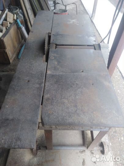 Циркулярный станок с фуганком