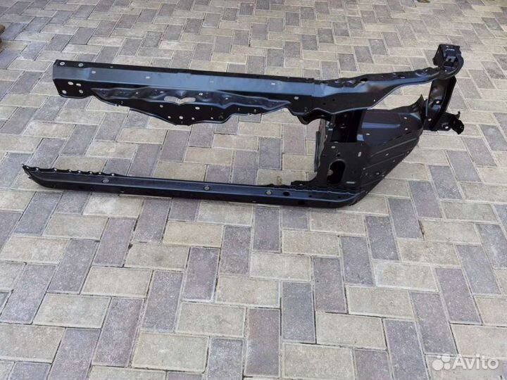 Суппорт фары Lexus Lx