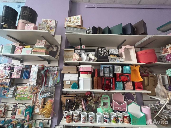 Подарочные пакеты и коробки