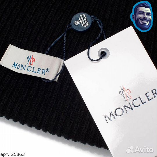 Черная шапка moncler